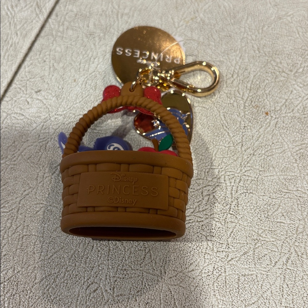 Bath and body works Disney Snow White hand sanitizer holder NWT - Picture 2 of 2